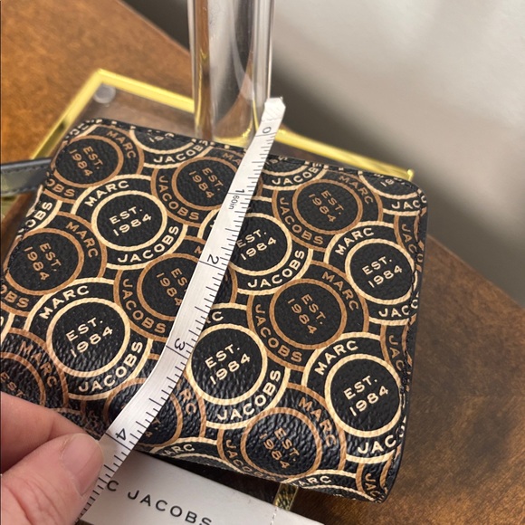 Marc Jacobs NWT Logo Wallet - Picture 11 of 16